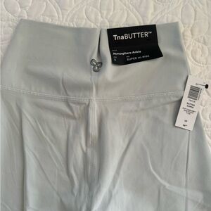 Aritzia TNA Butter ankle leggings. Light grey